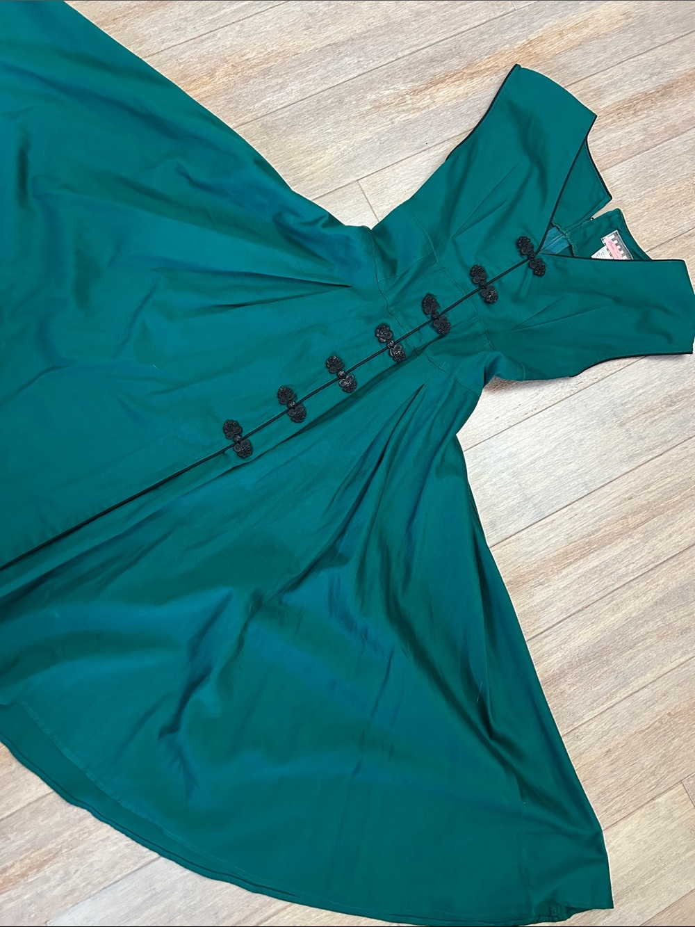 Pinup Couture Emerald Green Vintage-Inspired Midi Dress - Picture 4 of 12